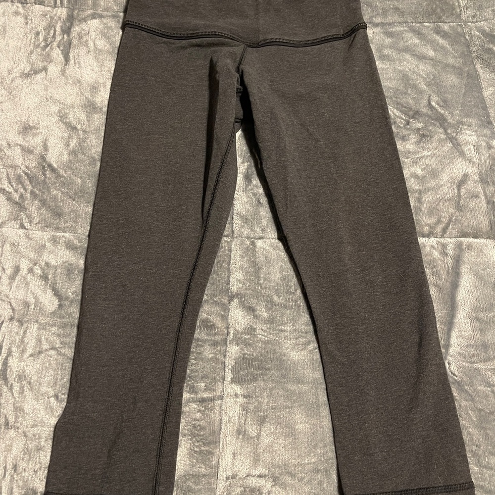 LULULEMON capri leggings size 4 dary gray